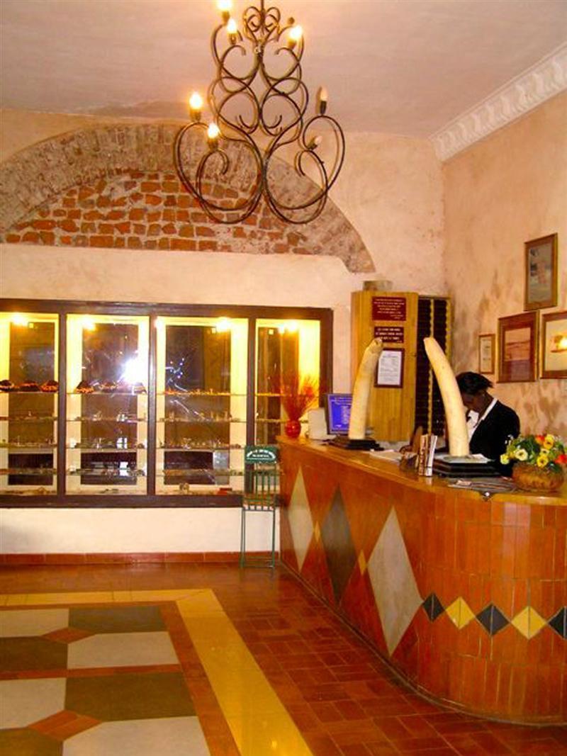 Hotel De La Poste 圣路易斯 外观 照片