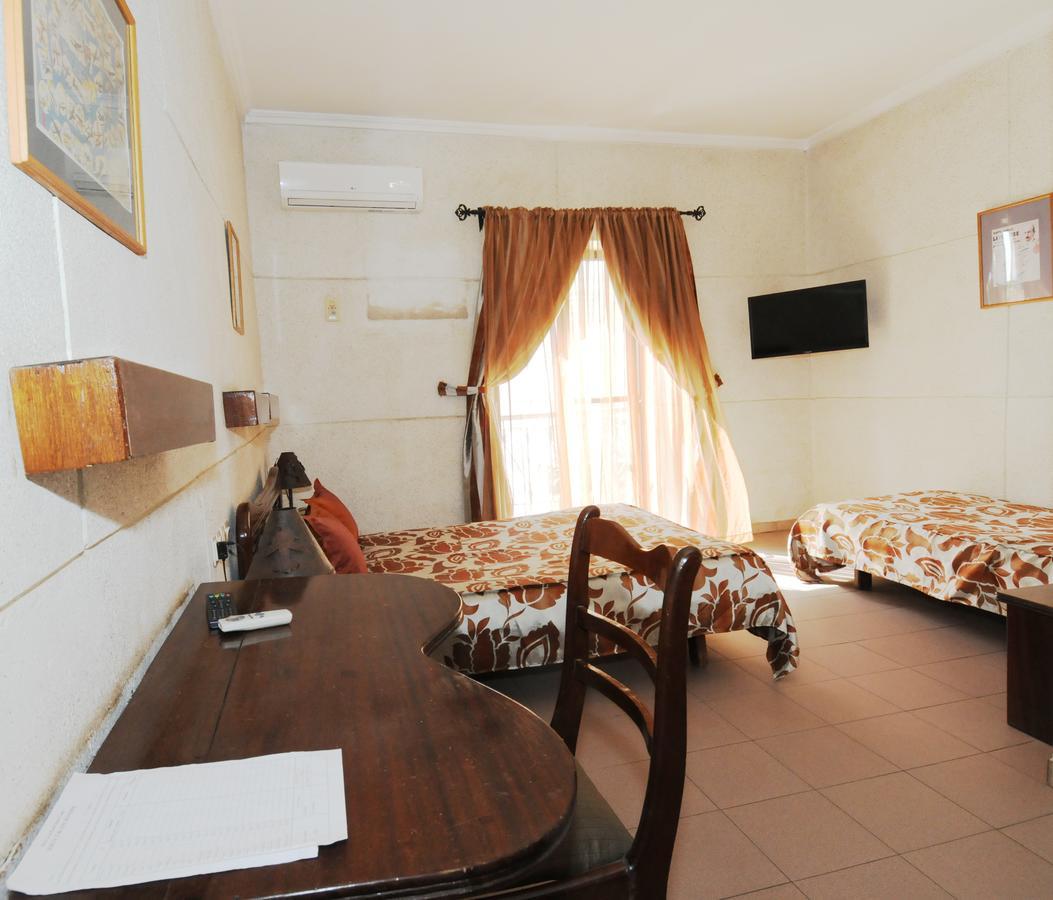 Hotel De La Poste 圣路易斯 外观 照片