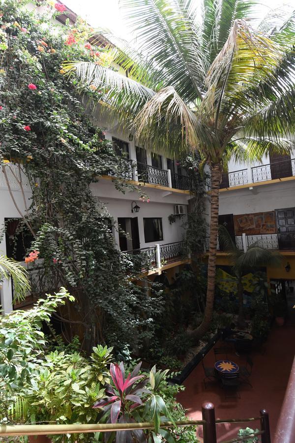 Hotel De La Poste 圣路易斯 外观 照片